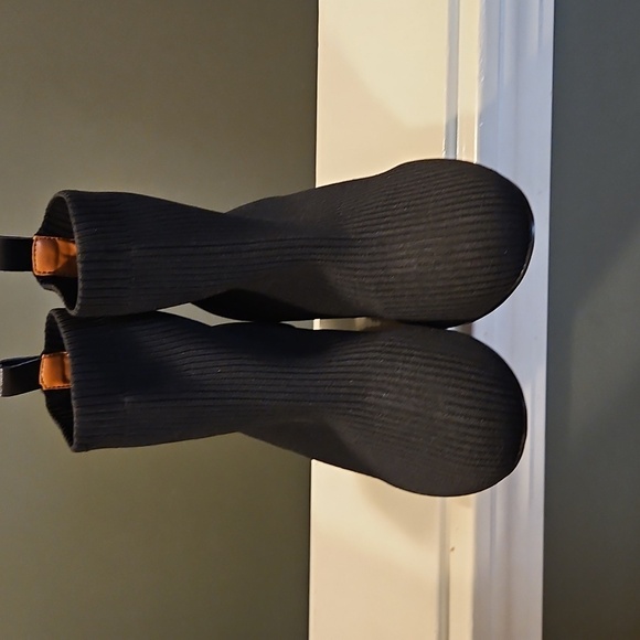 Kurt Geiger Black Ribbed Ankle Boots - Picture 2 of 5